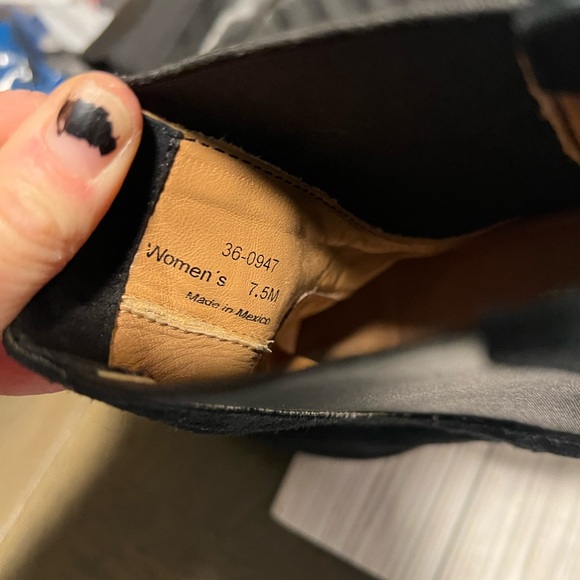 Trask Women’s booties heels black size 7.5 - Picture 12 of 12